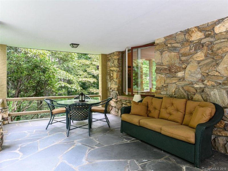 Property image 4 at 10 Pine Tree Road, Asheville, NC 28804