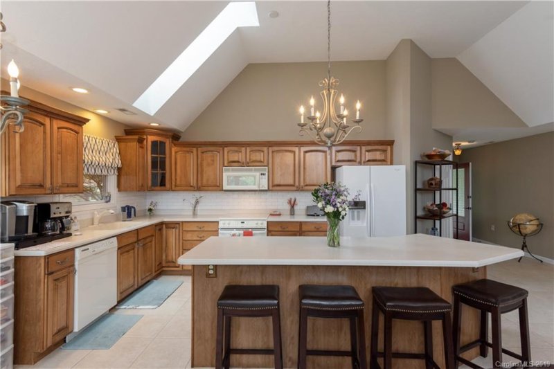 Property image 3 at 35 Honeycomb Circle, Swannanoa, NC 28778