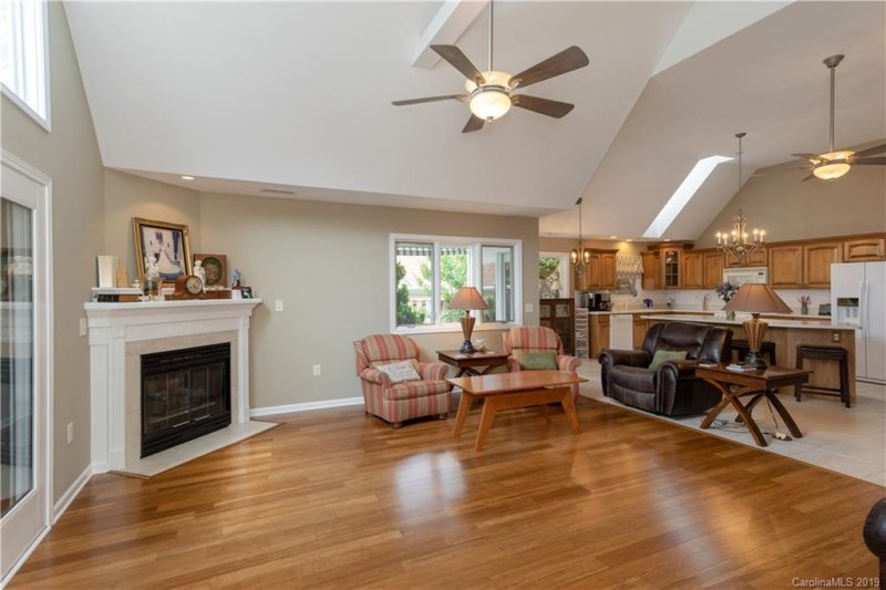 Property image 4 at 35 Honeycomb Circle, Swannanoa, NC 28778