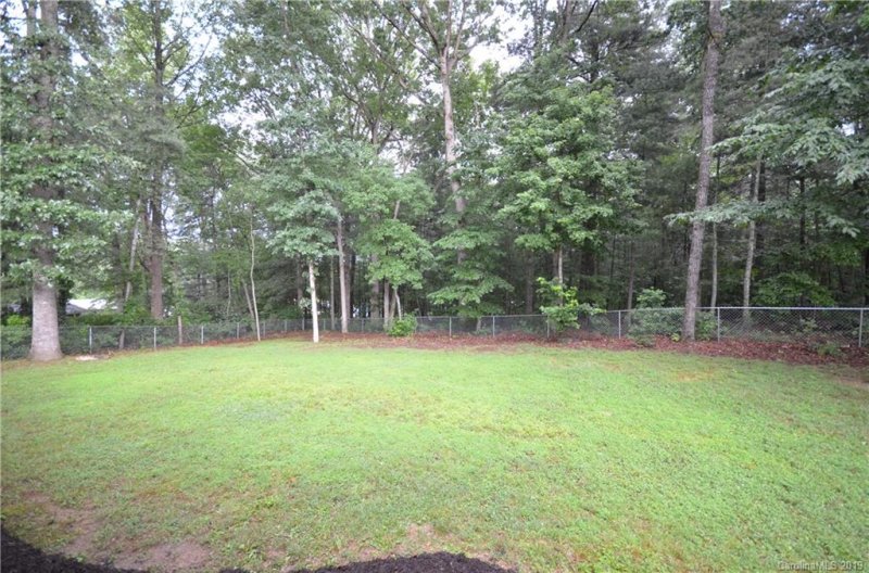 Property image 2 at 18 Stoney Nob Drive, Hendersonville, NC 28792