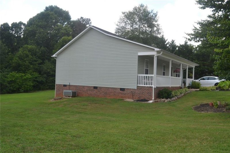 Property image 5 at 2146 Redberry Lane, Conover, NC 28613