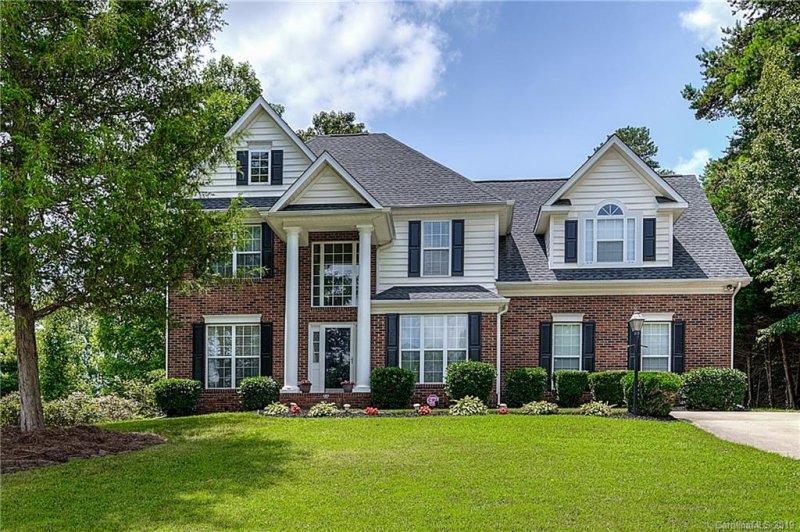 184 Rocky Knoll Court