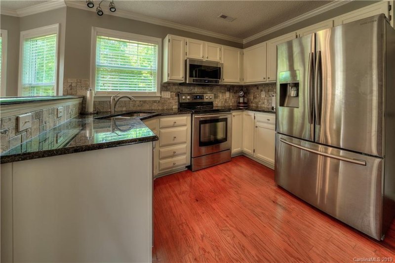 Property image 5 at 184 Rocky Knoll Court, Denver, NC 28037