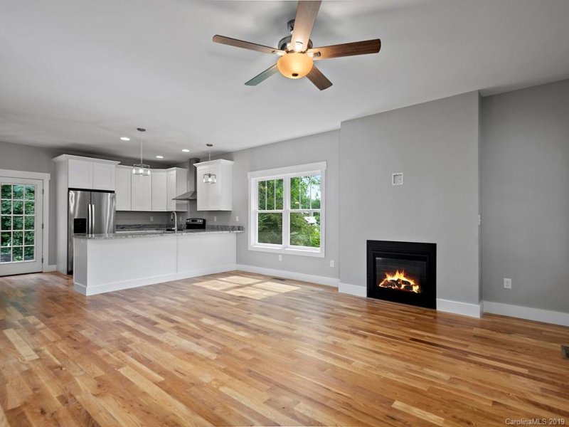 Property image 4 at 109 Druid Drive, Asheville, NC 28806