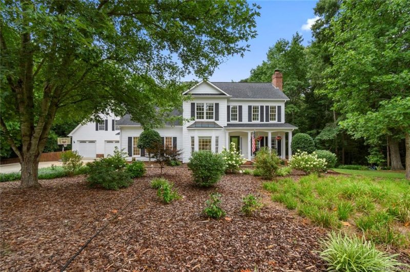 16522 Whispering Oaks Lane