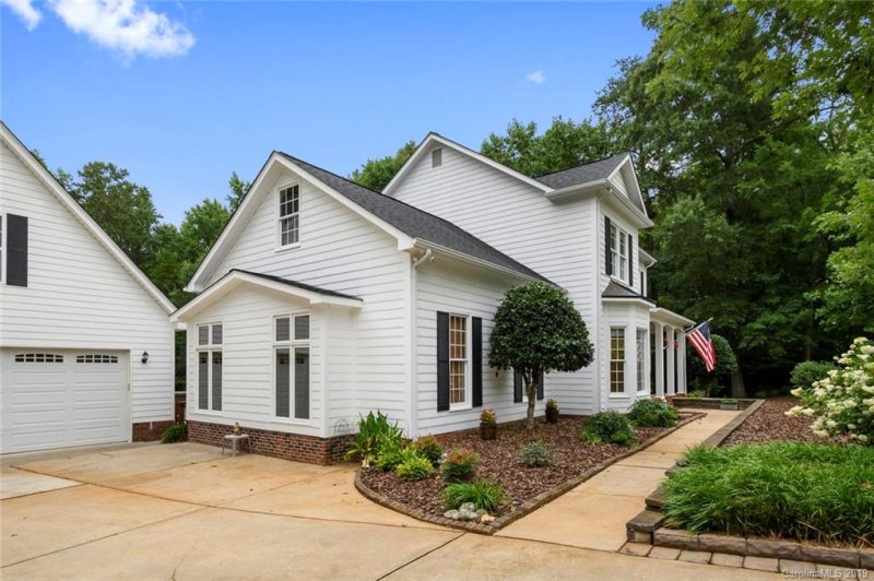 Property image 3 at 16522 Whispering Oaks Lane, Charlotte, NC 28273