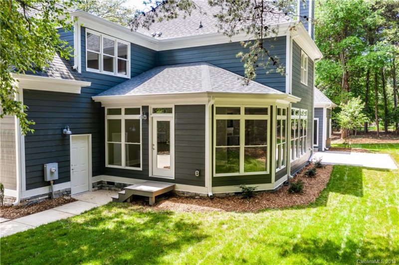 Property image 3 at 19111 Mary Ardrey Circle, Cornelius, NC 28031