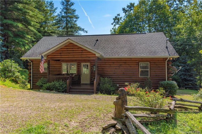 Property image 2 at 515 Point Of View Drive, Waynesville, NC 28785