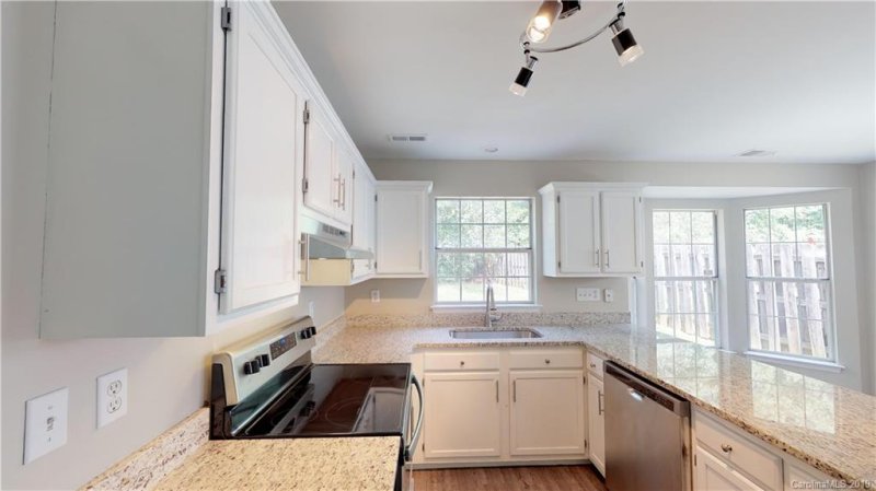 Property image 3 at 6000 Bayswater Lane, Charlotte, NC 28212