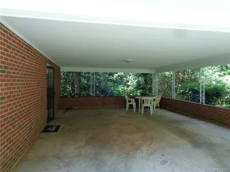 Property image 3 at 9001 Whispering Pines Lane, Charlotte, NC 28217