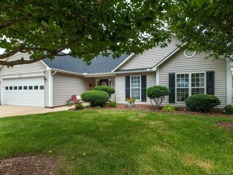 Property image 3 at 37 Stonehollow Road, Fletcher, NC 28732