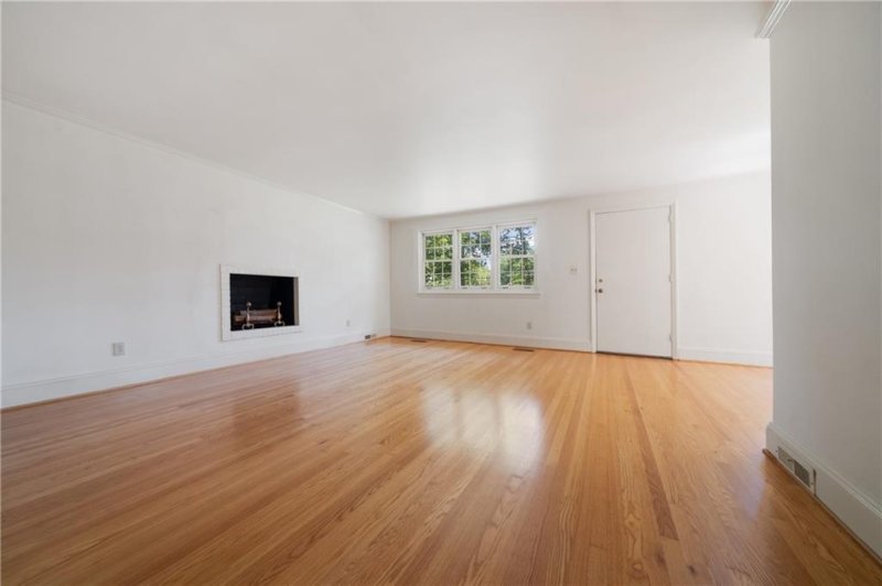 Property image 2 at 629 3rd Avenue, Hickory, NC 28601