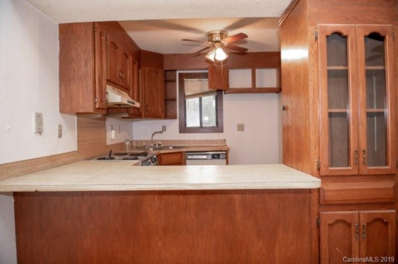 Property image 4 at 100 Willow Run Drive, Gastonia, NC 28056