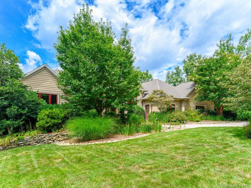 Property image 3 at 140 Hemlock Trail, Hendersonville, NC 28739