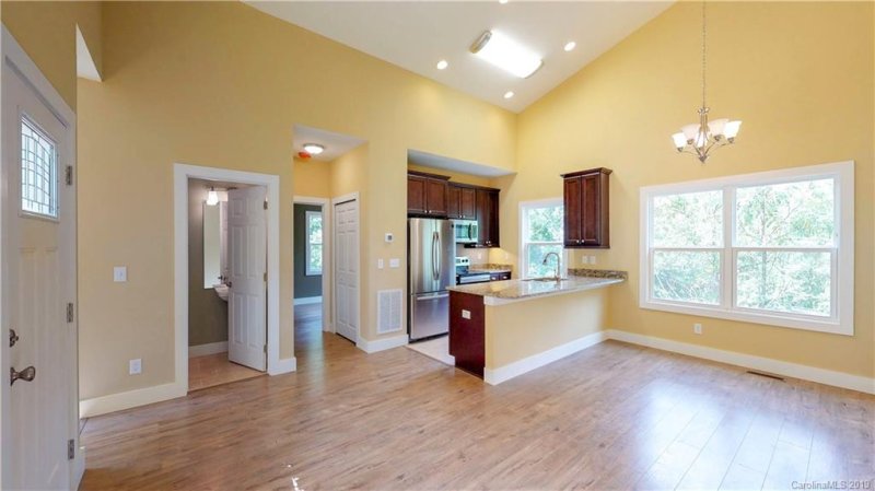 Property image 2 at 18 Crestwood Lane, Candler, NC 28715