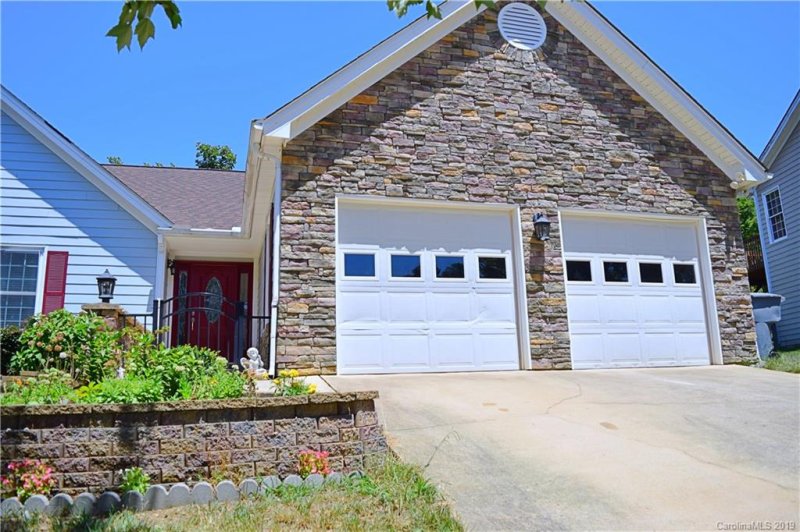 Property image 3 at 10112 Crayton Drive, Charlotte, NC 28269