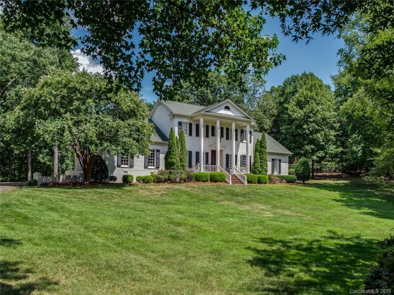 Property image 3 at 4925 Parview Drive, Charlotte, NC 28226