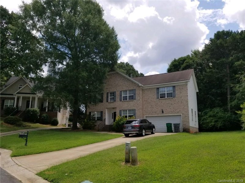 Property image 2 at 6807 Ridge Haven Lane, Charlotte, NC 28277