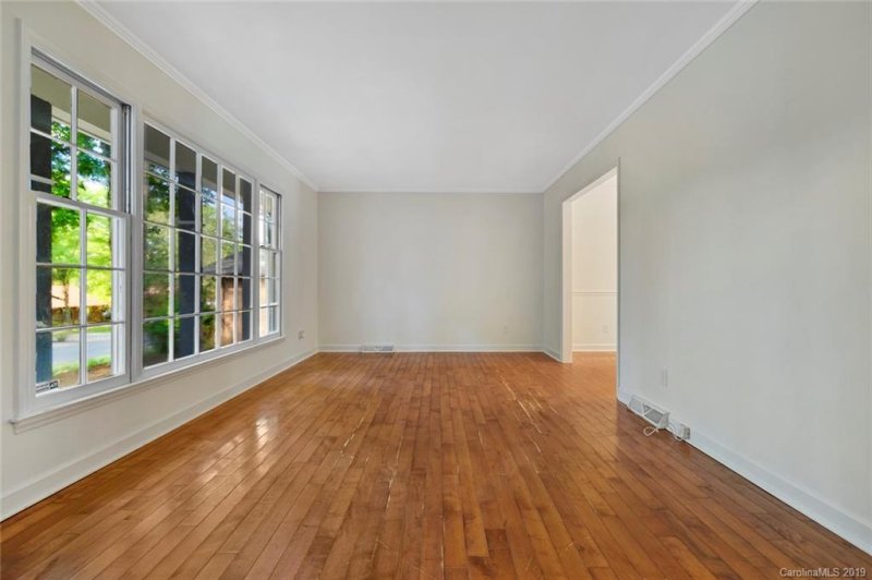 Property image 5 at 916 Burtonwood Circle, Charlotte, NC 28212