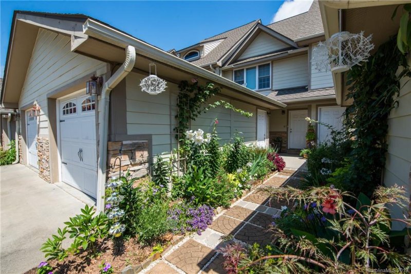 Property image 2 at 67 Rotunda Circle, Asheville, NC 28806