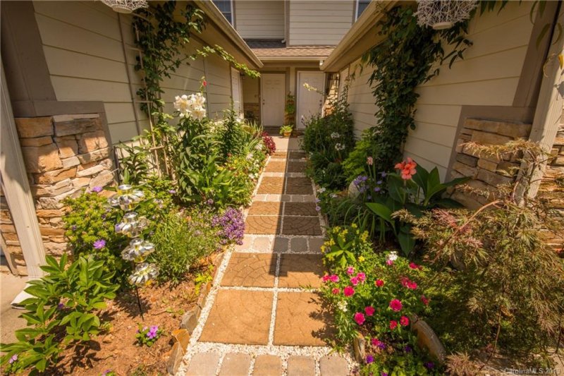 Property image 4 at 67 Rotunda Circle, Asheville, NC 28806