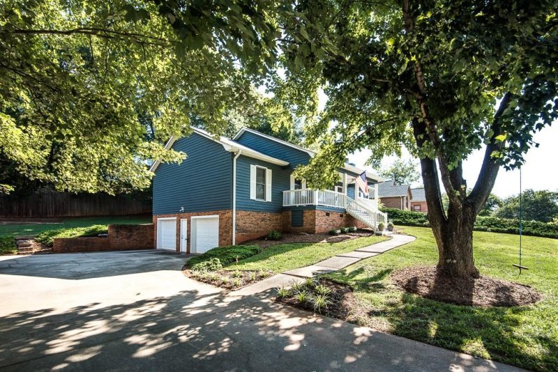 Property image 4 at 221 31st Avenue Court, Hickory, NC 28601