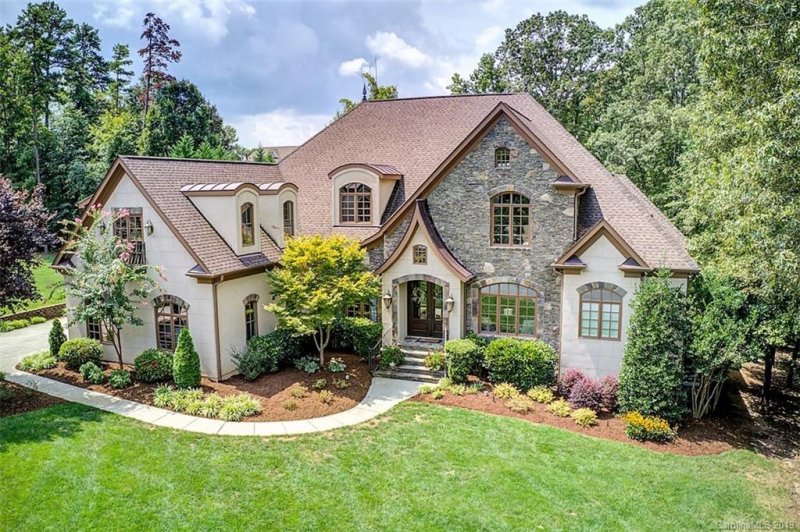 2004 Garden View Lane