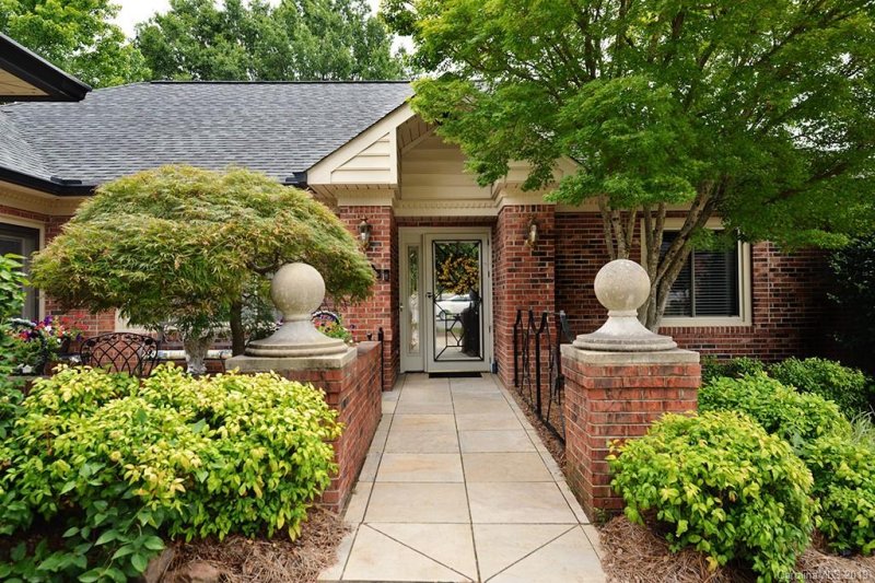 1209 Greenside Drive