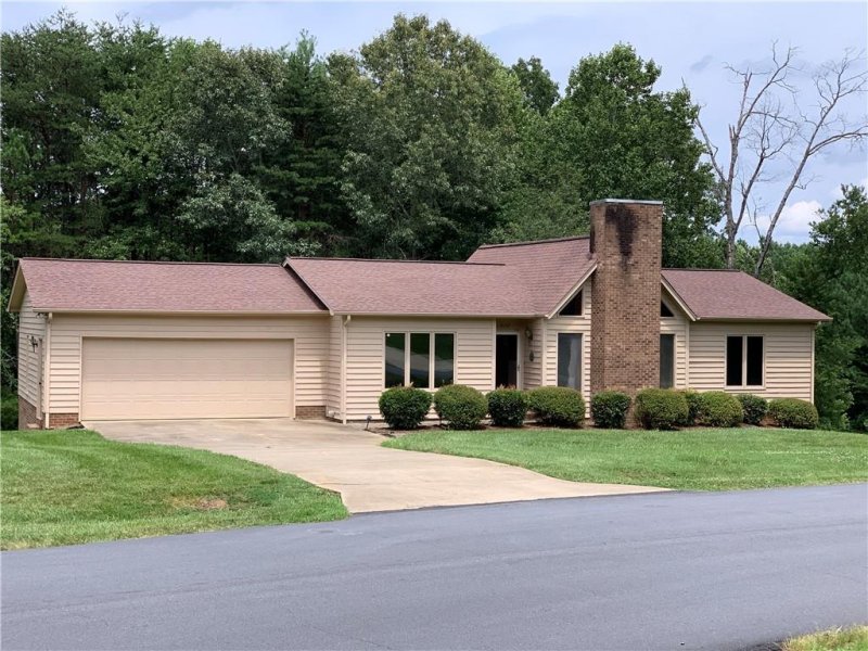 Property image 2 at 6142 Gold Creek Estate Drive, Hickory, NC 28601