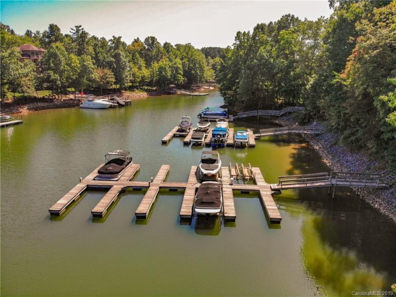 Property image 3 at 130 Wildwood Cove Drive, Mooresville, NC 28117