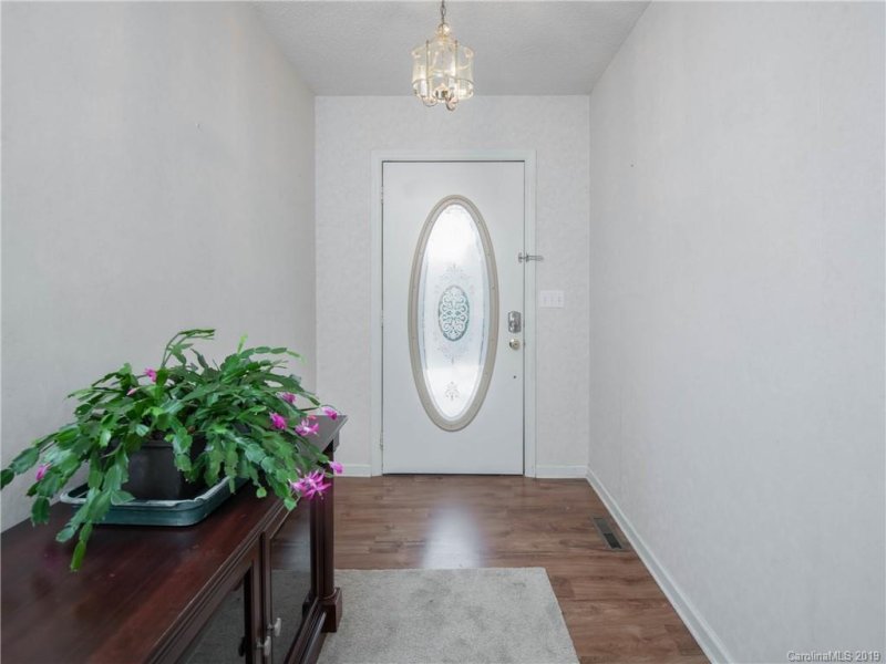 Property image 3 at 720 Salisbury Road, Hendersonville, NC 28792