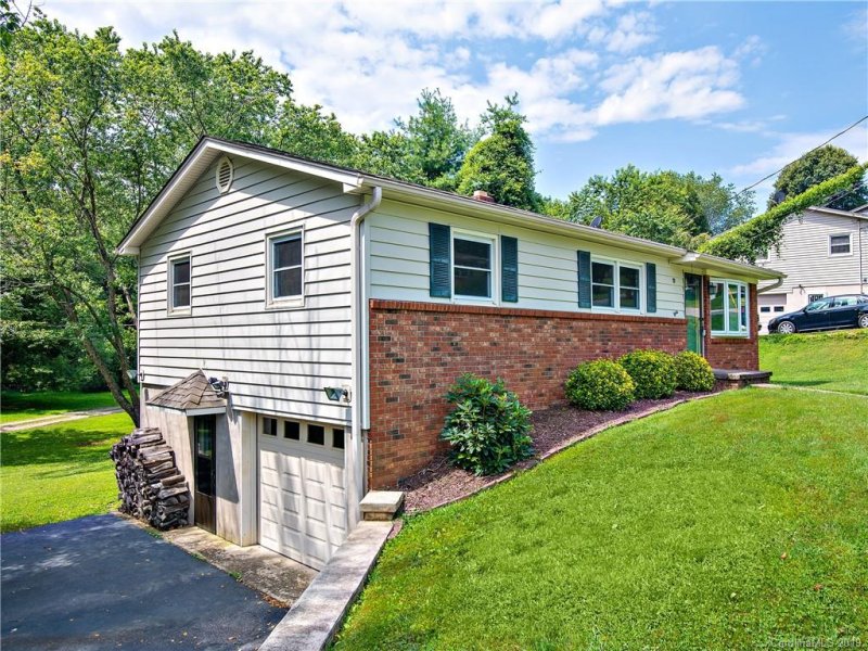 Property image 4 at 70 Debra Lane, Asheville, NC 28806