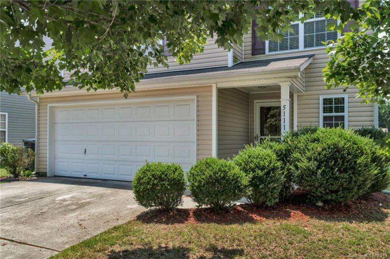 Property image 3 at 5111 Fernhill Drive, Charlotte, NC 28217