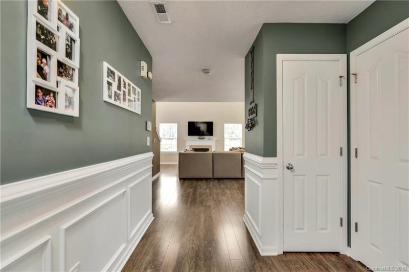 Property image 4 at 5111 Fernhill Drive, Charlotte, NC 28217