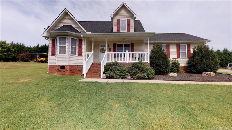 1040 Creekside Drive