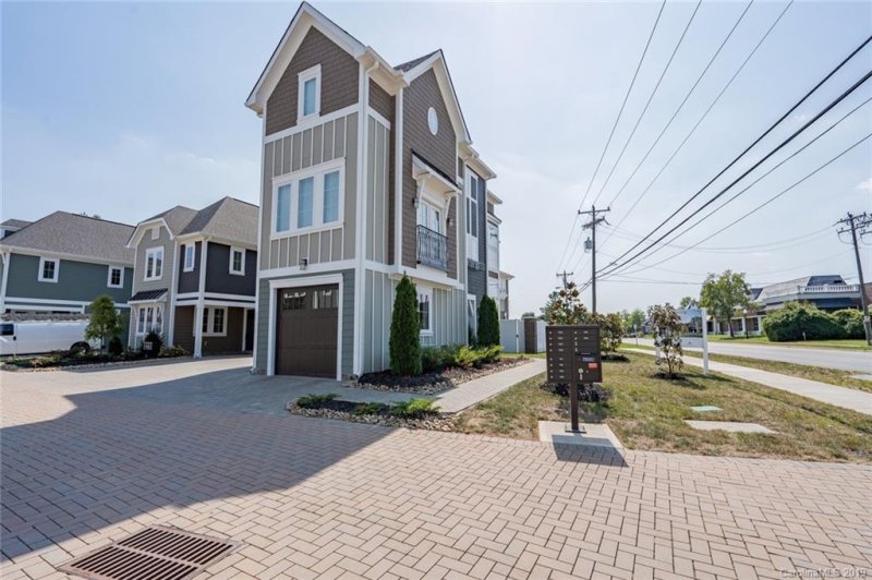 Property image 2 at 7904 Rea View Court, Charlotte, NC 28226