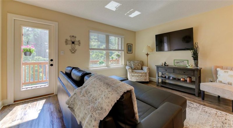 Property image 5 at 252 Wash Creek Drive, Hendersonville, NC 28739