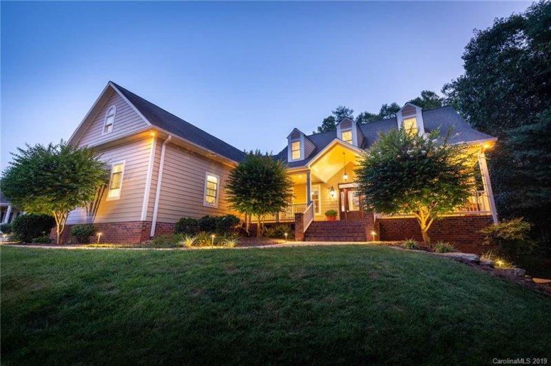 211 Henrys Glen Drive