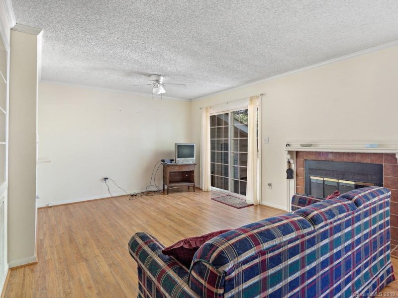 Property image 2 at 12 Hollybrook Drive, Asheville, NC 28803