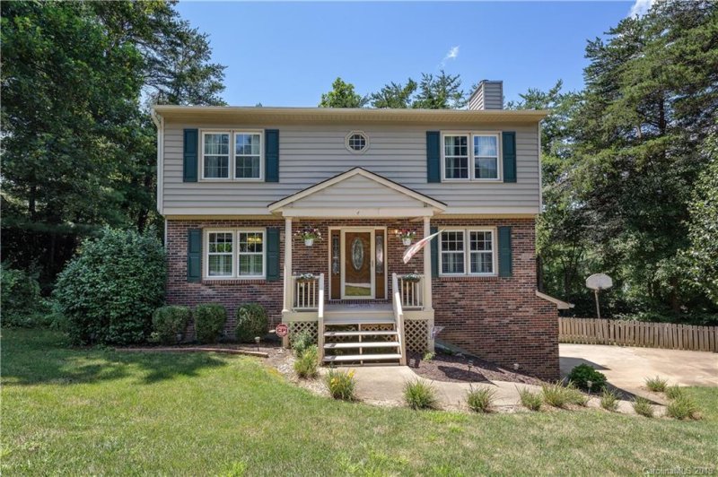 Property image 2 at 4 Foxberry Drive, Arden, NC 28704