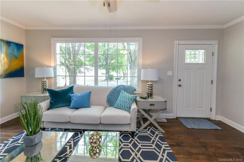 Property image 4 at 2438 Remount Road, Charlotte, NC 28208