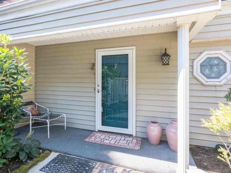 Property image 3 at 2 Stuart Circle, Asheville, NC 28804