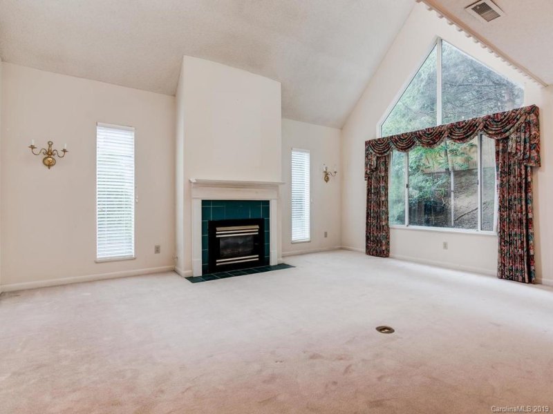 Property image 5 at 2 Stuart Circle, Asheville, NC 28804