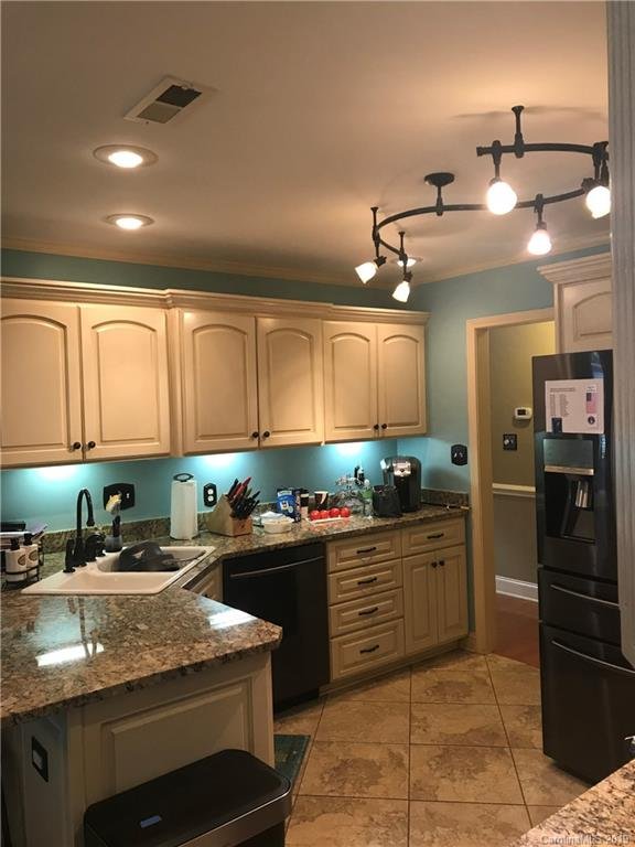 Property image 4 at 1594 Elkhart Circle, Gastonia, NC 28054