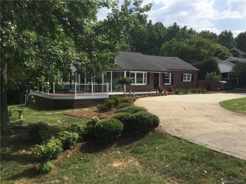 Property image 2 at 2201 Armstrong Park Drive, Gastonia, NC 28054