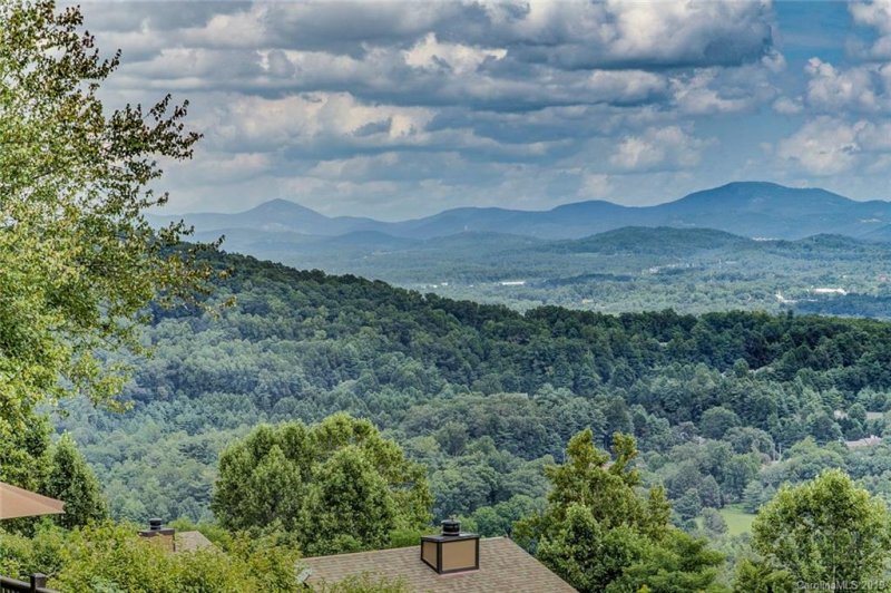 Property image 3 at 153 Country Ridge Road, Hendersonville, NC 28739