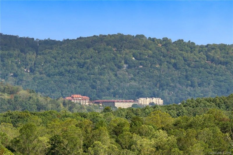 Property image 2 at 30 Timber Moss Drive, Asheville, NC 28804