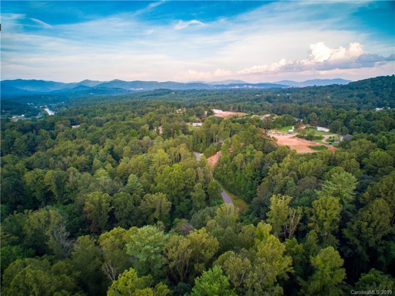 Property image 5 at 30 Timber Moss Drive, Asheville, NC 28804