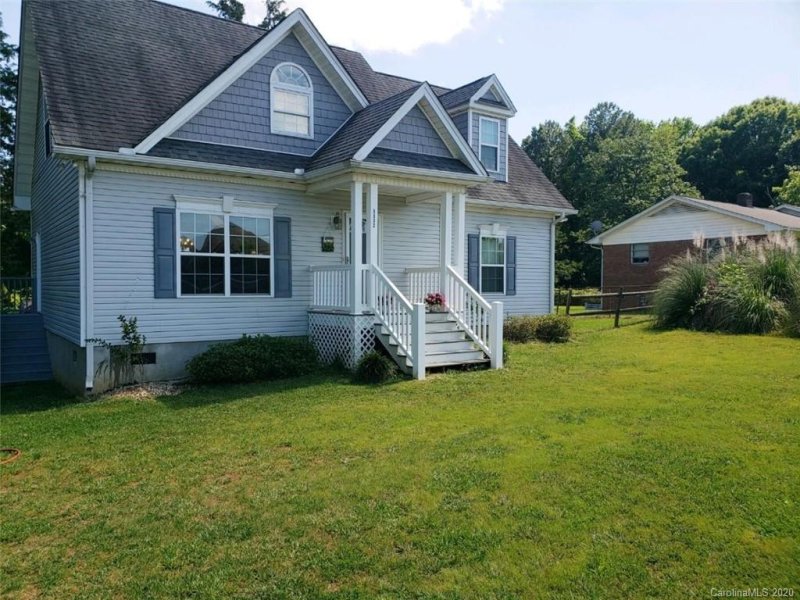 Property image 2 at 5332 Lakeview Road, Charlotte, NC 28216