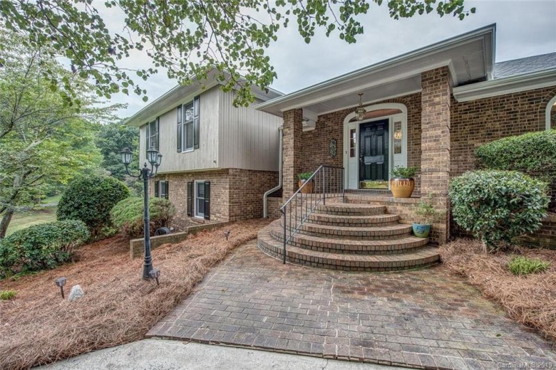 Property image 2 at 1606 Heatherloch Drive, Gastonia, NC 28054